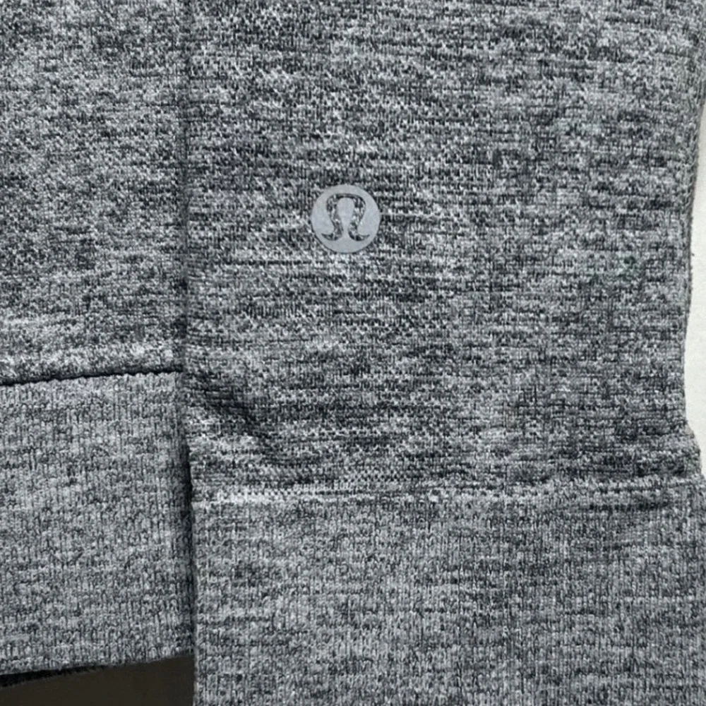 Lululemon Men Large Engineered Warmth Long Sleeve Crewneck Sweater Heather Grey